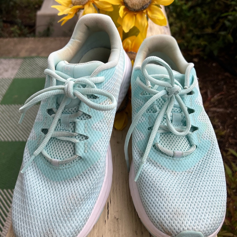 Under Armour Women's Charged Impulse 3 Running Shoe some minor stains. Fuse teal